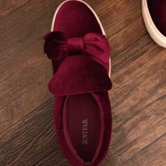 Shoes - Picture 3 of 4